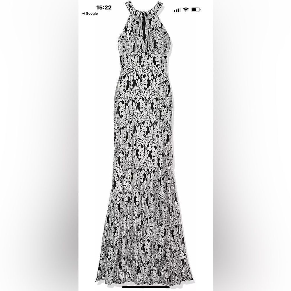 Rightway lace gowned